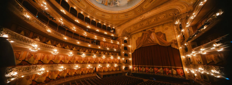 Article opera theatre